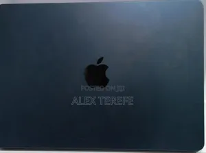 New Laptop Apple MacBook Air 2022 M2 8GB Apple M2 SSD 256GB