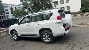 Toyota Land Cruiser Prado 2010 White