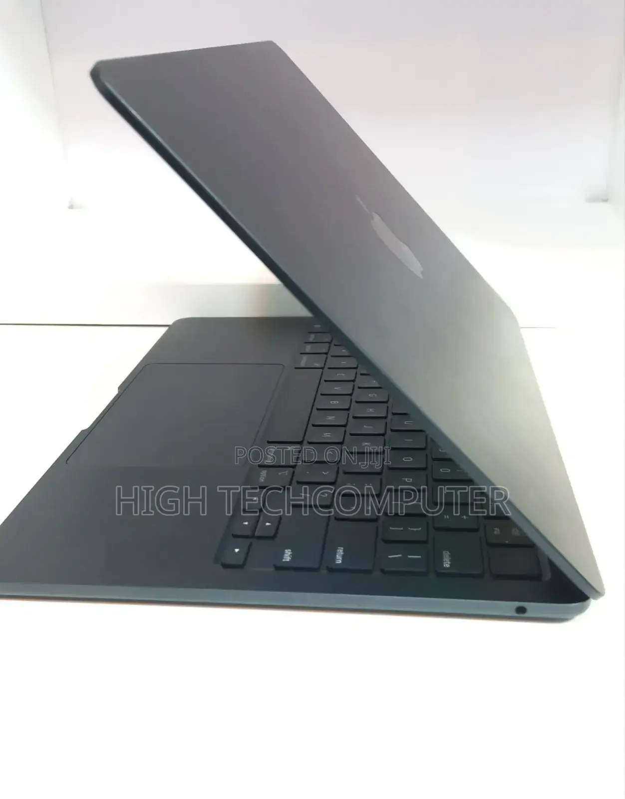 New Laptop Apple MacBook Air 2022 M2 8GB Apple M2 SSD 256GB