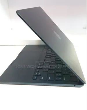 New Laptop Apple MacBook Air 2022 M2 8GB Apple M2 SSD 256GB