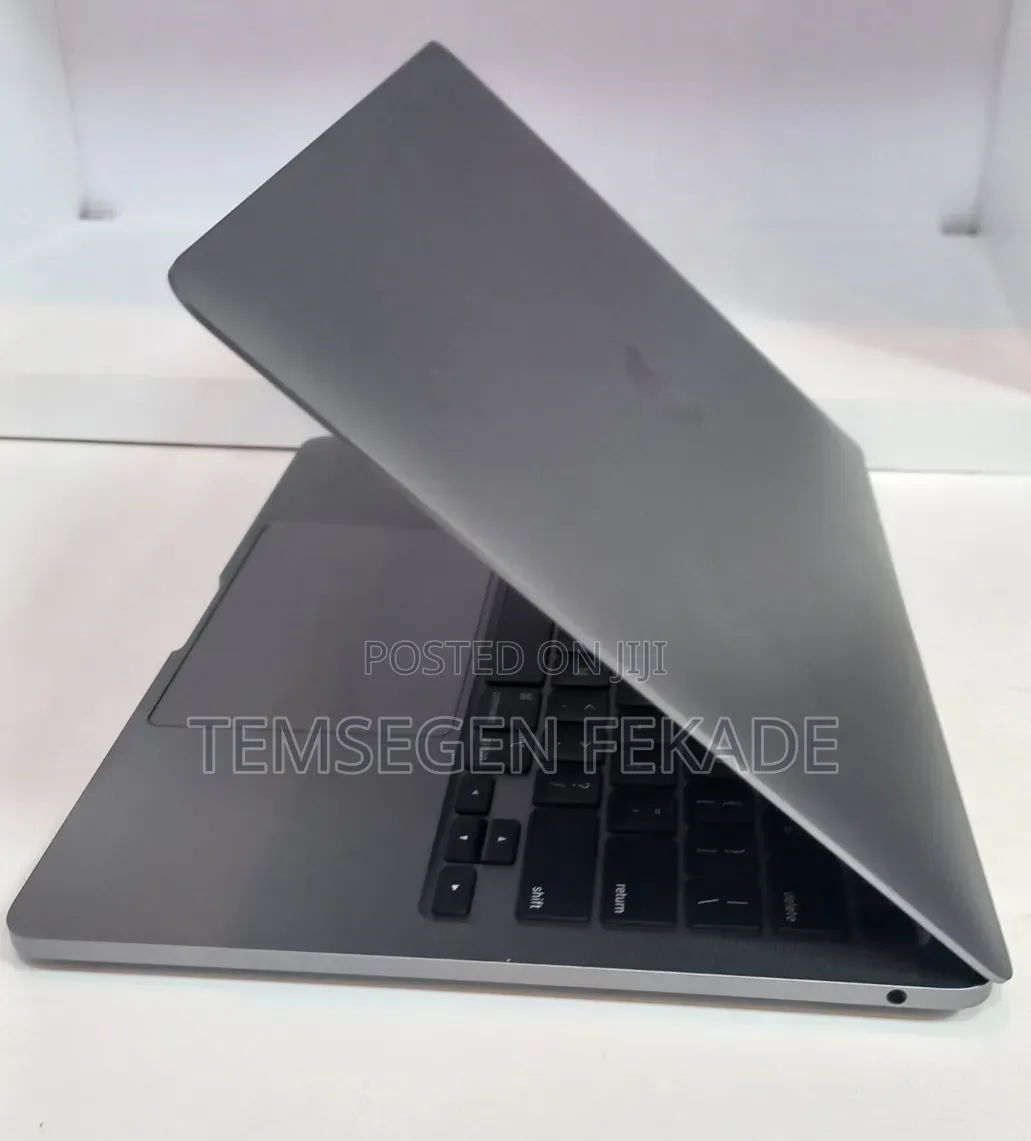 New Laptop Apple MacBook Pro 2021 M1 8GB Apple M1 Pro SSD 256GB