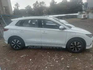 New BYD E2 43 kWh 94 hp FWD 2025 White