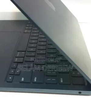 New Laptop Apple MacBook Air 2022 M2 8GB Apple M2 SSD 256GB