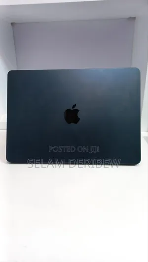 New Laptop Apple MacBook Air 2022 M2 8GB Apple M2 SSD 256GB