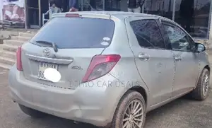 Toyota Yaris 2012 Silver