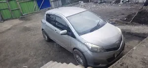 Toyota Yaris 2012 Silver