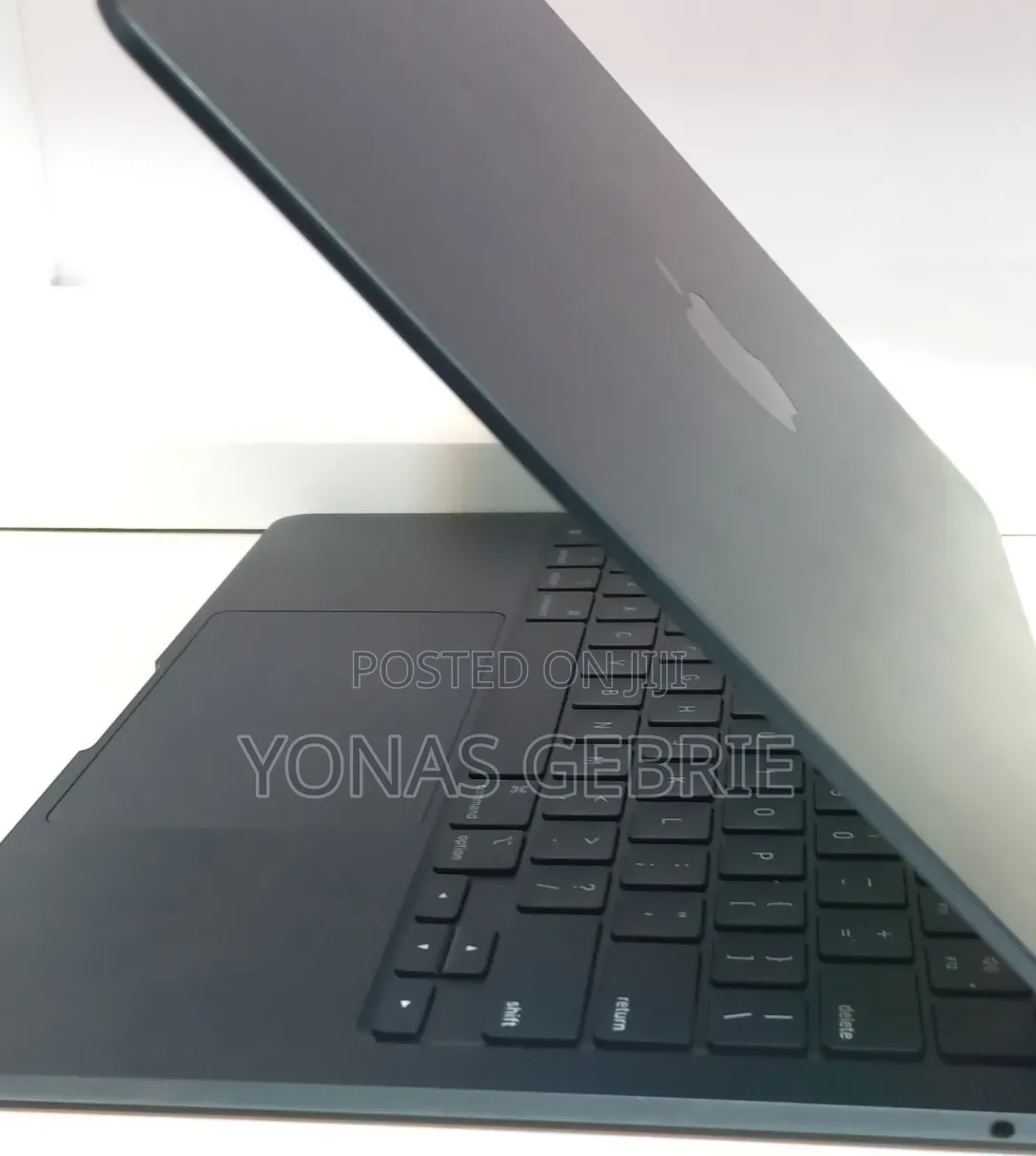New Laptop Apple MacBook 8GB Apple M2 SSD 256GB