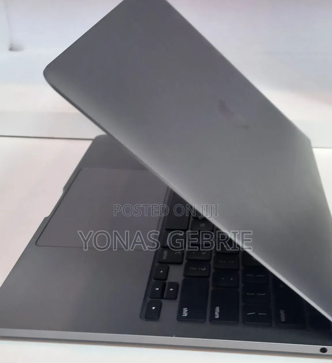 New Laptop Apple MacBook 8GB Apple M1 SSD 256GB