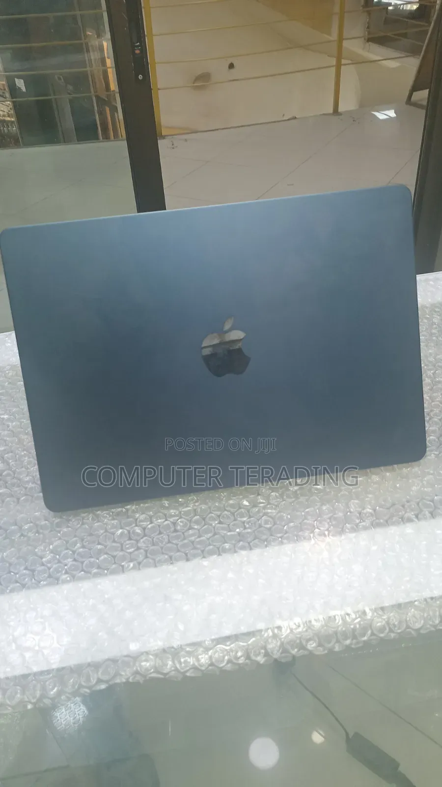 Laptop Apple MacBook Air 2022 M2 8GB Apple M2 SSD 256GB