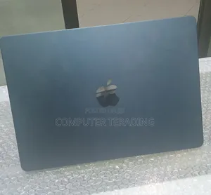 Laptop Apple MacBook Air 2022 M2 8GB Apple M2 SSD 256GB
