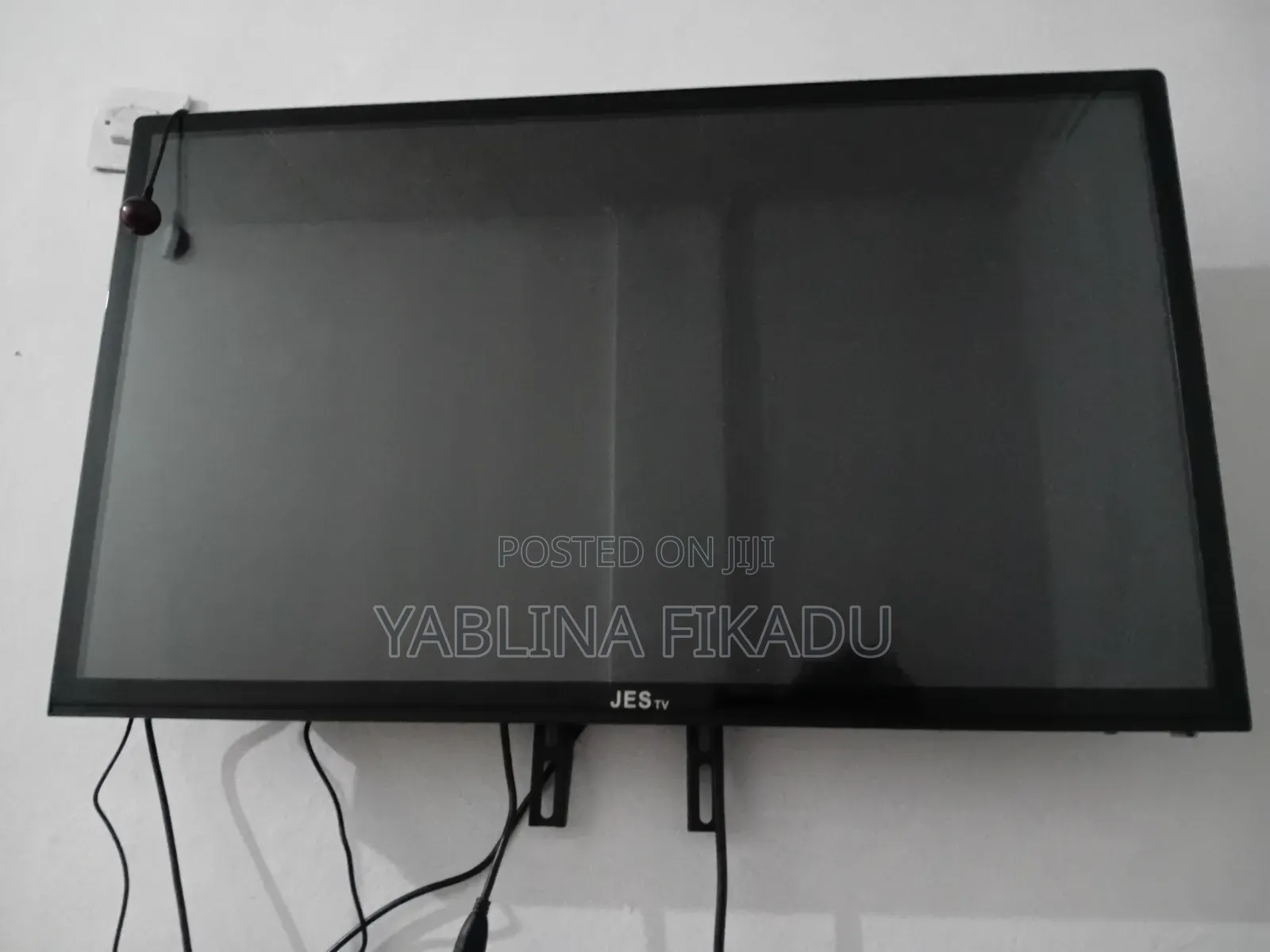 32 Inch TV