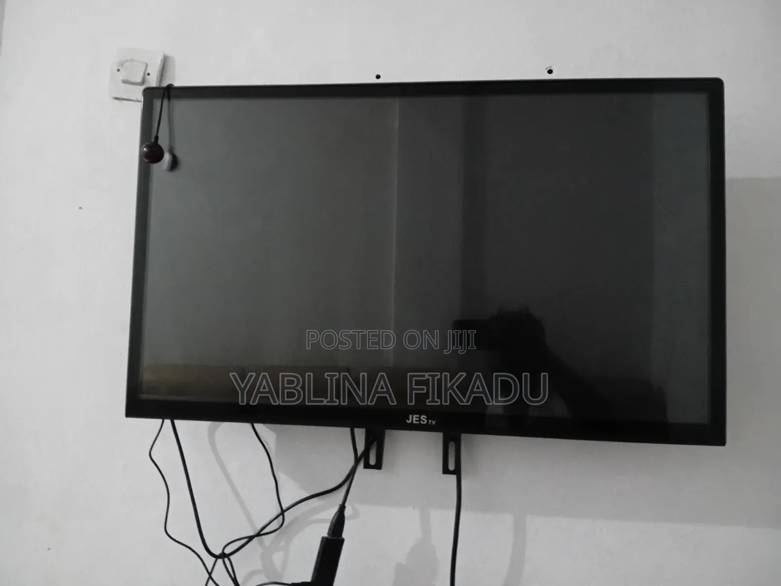 32 Inch TV