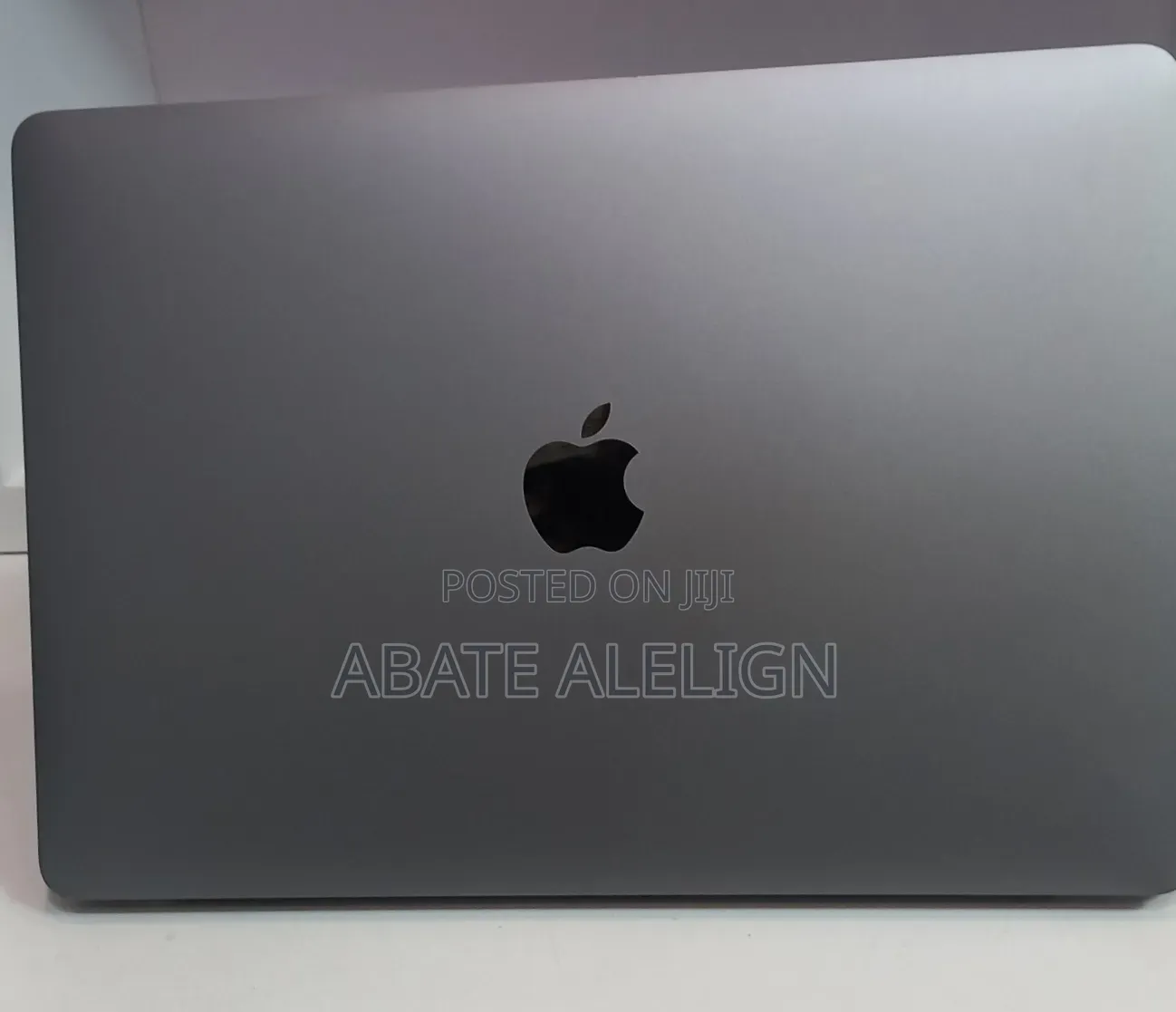 New Laptop Apple MacBook Pro 2020 M1 8GB Apple M1 Pro SSD 256GB