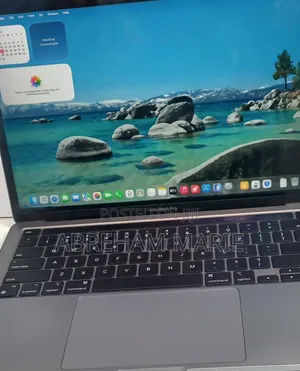 New Laptop Apple MacBook Pro 2020 M1 8GB Apple M1 Pro SSD 256GB