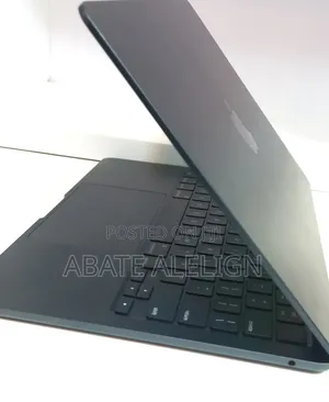 New Laptop Apple MacBook Air 2022 M2 8GB Apple M2 SSD 256GB