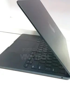 New Laptop Apple MacBook Air 2022 M2 8GB Apple M2 SSD 256GB
