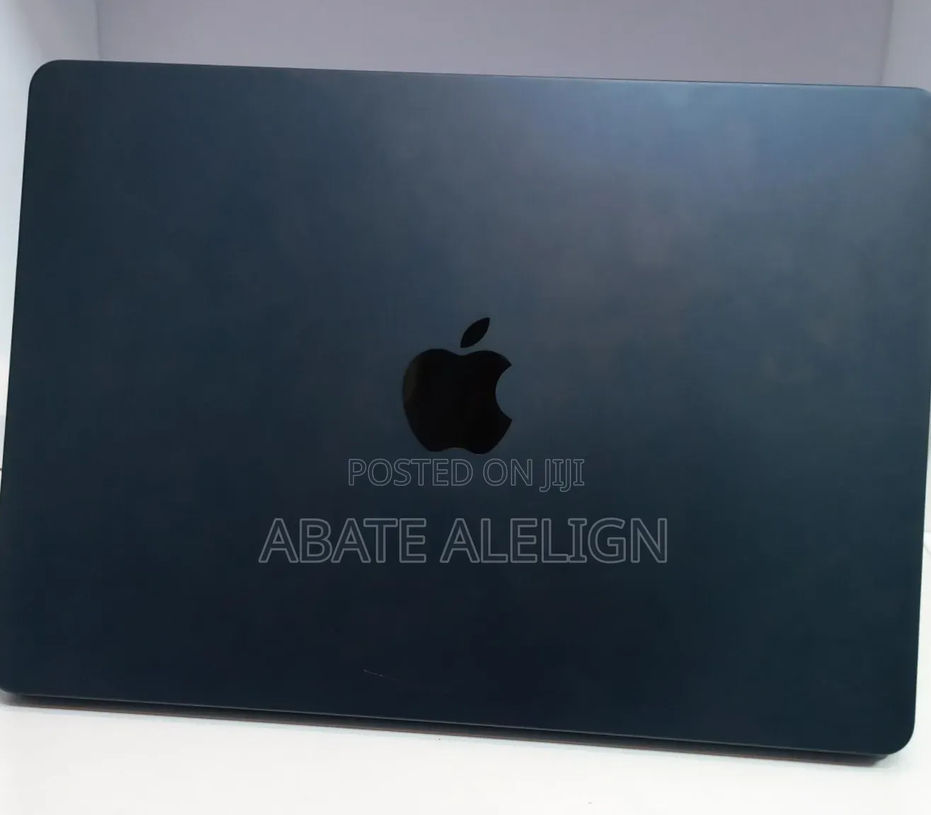 New Laptop Apple MacBook Air 2022 M2 8GB Apple M2 SSD 256GB