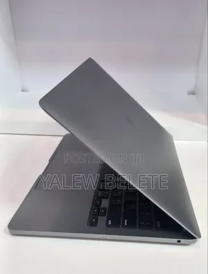New Laptop Apple MacBook Pro 8GB Apple M1 SSD 512GB