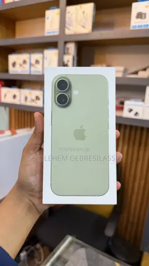 New Apple iPhone 17 256 GB Green