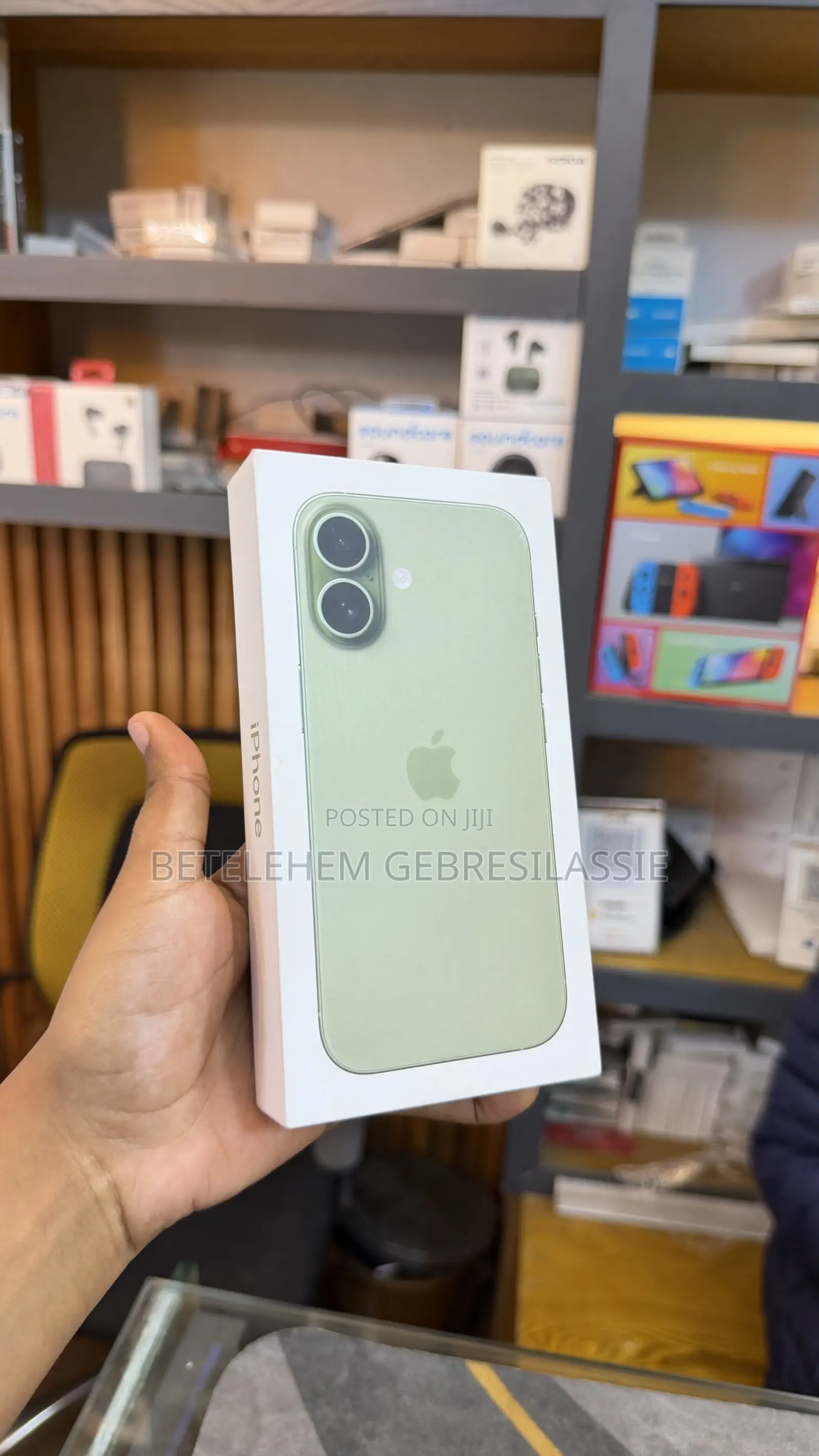 New Apple iPhone 17 256 GB Green