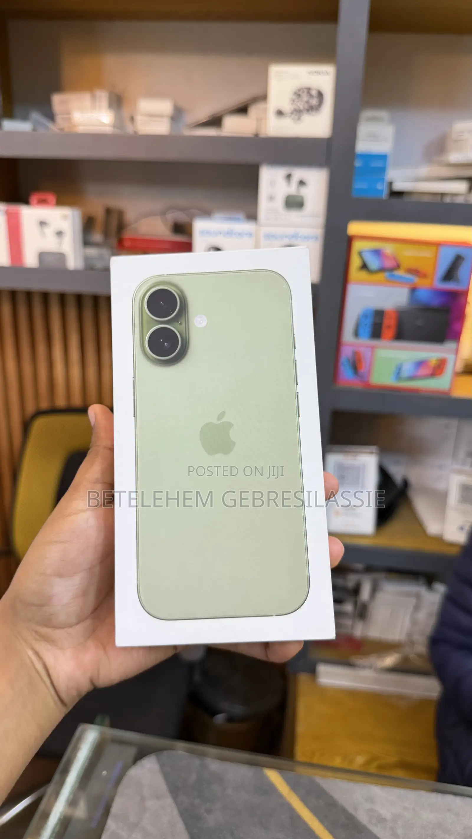 New Apple iPhone 17 256 GB Green