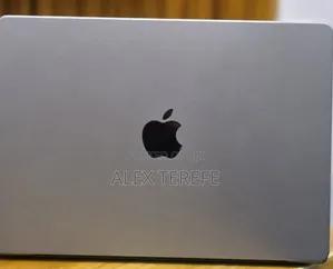New Laptop Apple MacBook Pro 2021 M1 32GB Apple M1 Pro SSD 512GB