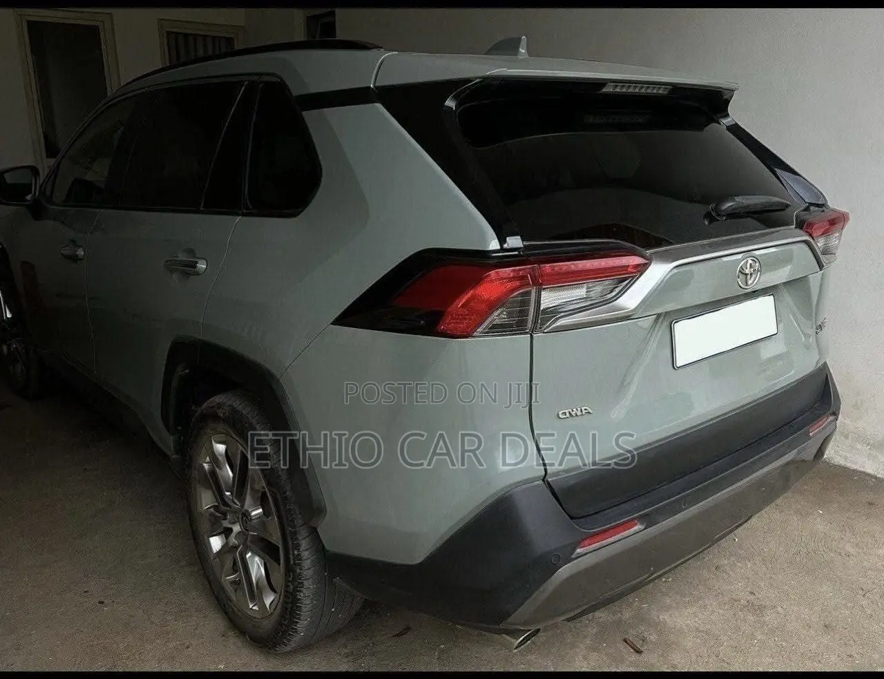 Toyota RAV4 2022 Green