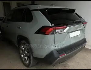 Toyota RAV4 2022 Green