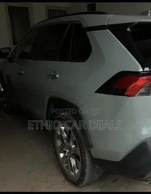 Toyota RAV4 2022 Green