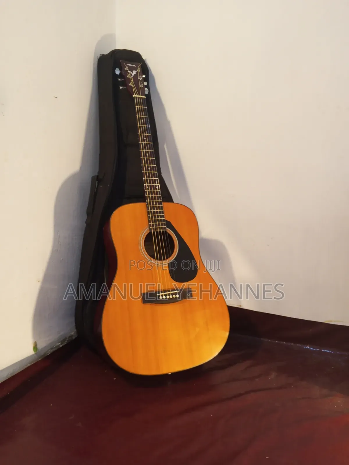 Yamaha F340 Acoustic Guitar