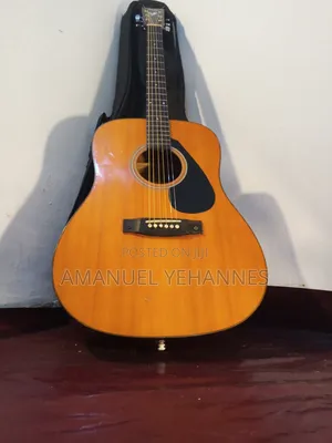 Yamaha F340 Acoustic Guitar