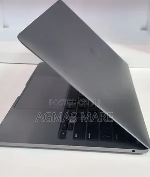 New Laptop Apple MacBook Pro 2021 M1 8GB Apple M1 SSD 256GB