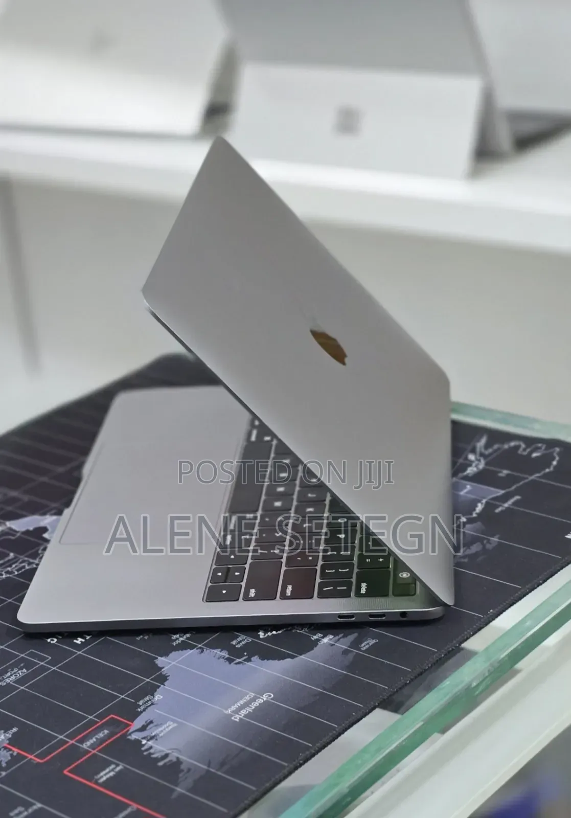 New Laptop Apple MacBook Pro 2020 M1 8GB Apple M1 Pro SSD 256GB