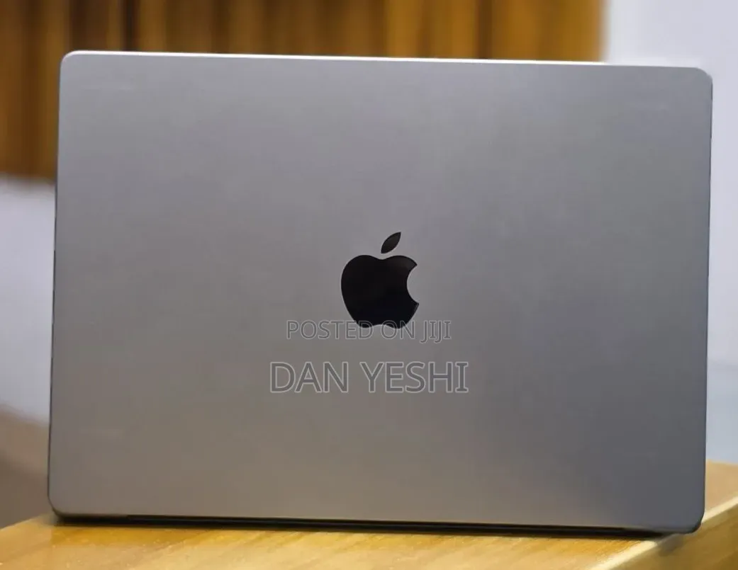 New Laptop Apple MacBook Pro 32GB Apple M1 Pro SSD 512GB