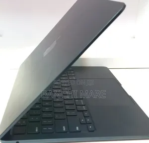 New Laptop Apple MacBook Air 2022 M2 8GB Apple M2 SSD 256GB