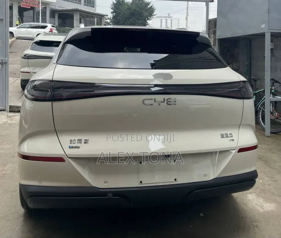 New BYD Sealion 06 EV 2025 Off white