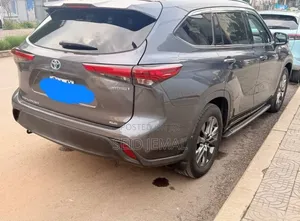 Toyota Highlander 2021 Gray