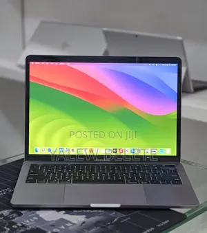 New Laptop Apple MacBook Pro 2020 M1 16GB Apple M1 Pro SSD 512GB