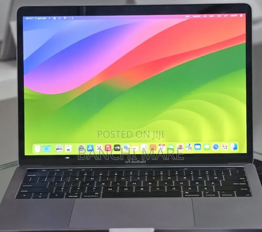 New Laptop Apple MacBook Pro 2020 M1 8GB Apple M1 SSD 256GB