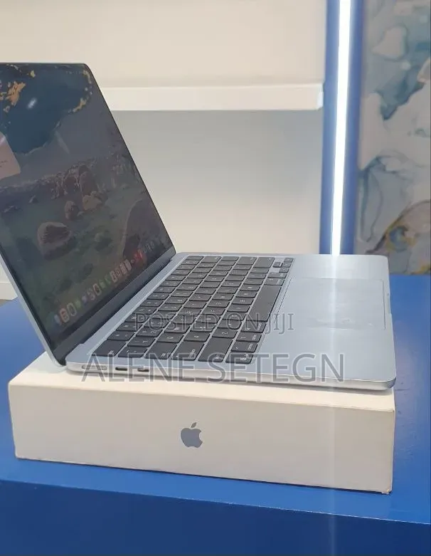 New Laptop Apple MacBook Air 2025 M4 16GB Apple M4 SSD 512GB