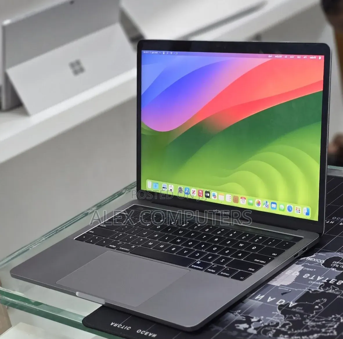 New Laptop Apple MacBook 8GB Apple M1 Pro SSD 256GB
