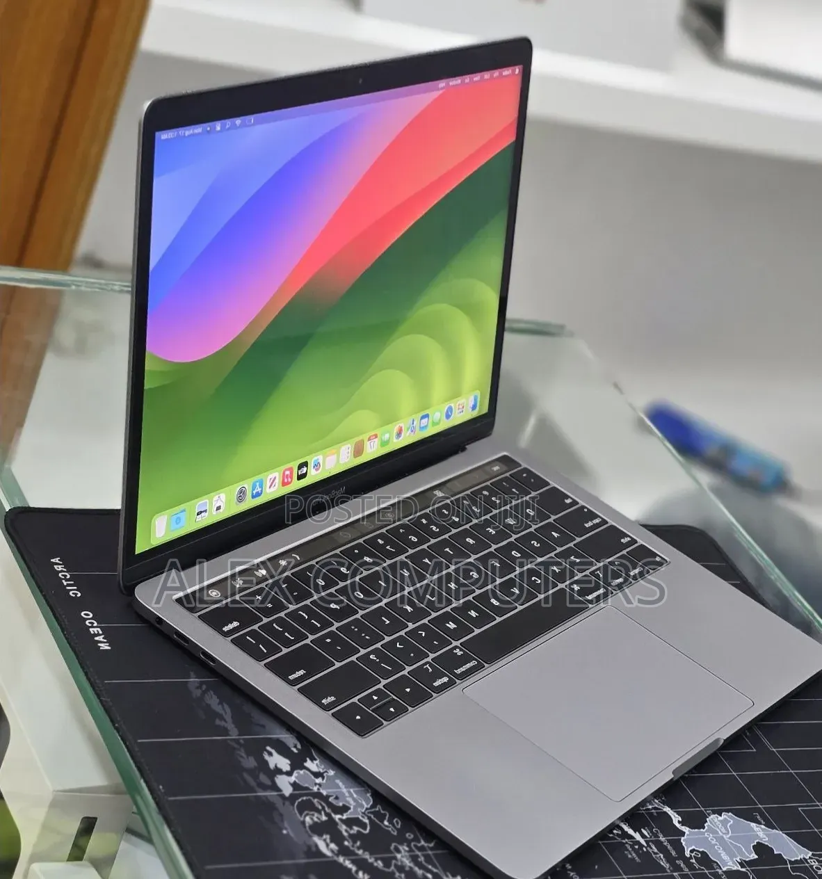 New Laptop Apple MacBook 8GB Apple M1 Pro SSD 256GB