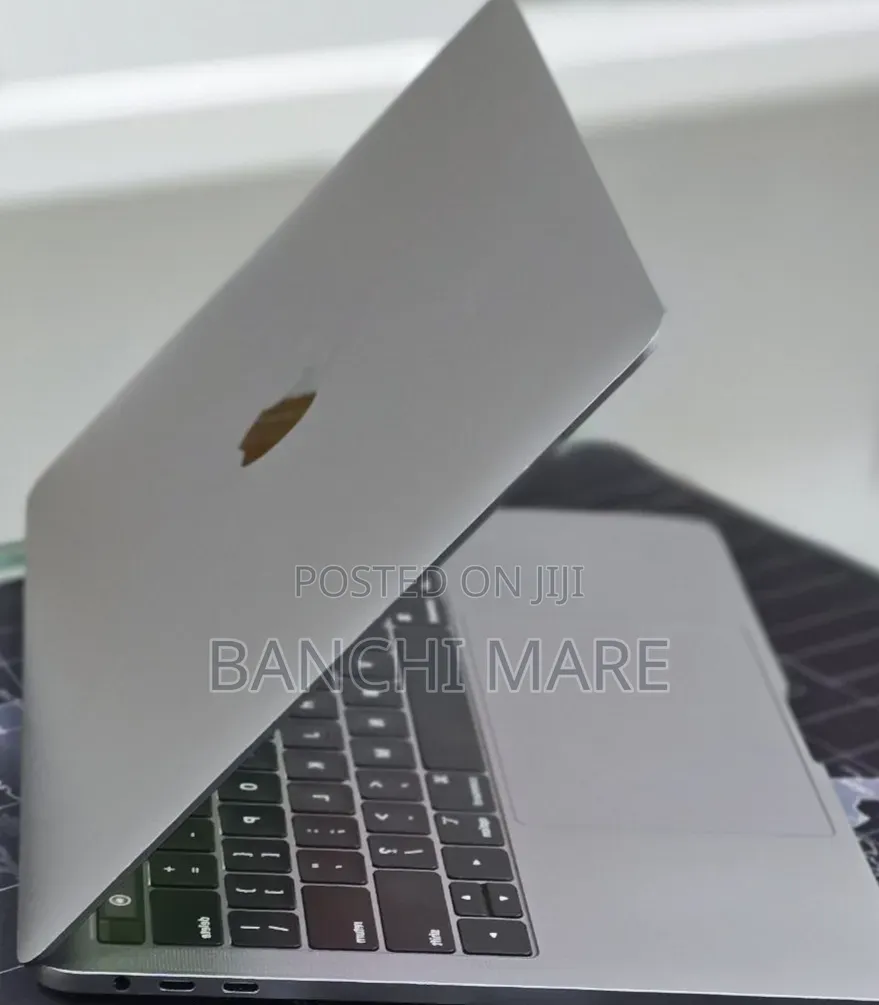 New Laptop Apple MacBook Pro 2020 M1 16GB Apple M1 SSD 512GB