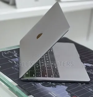 New Laptop Apple MacBook 8GB Apple M1 Pro SSD 256GB