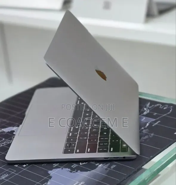 New Laptop Apple MacBook 16GB SSD 512GB