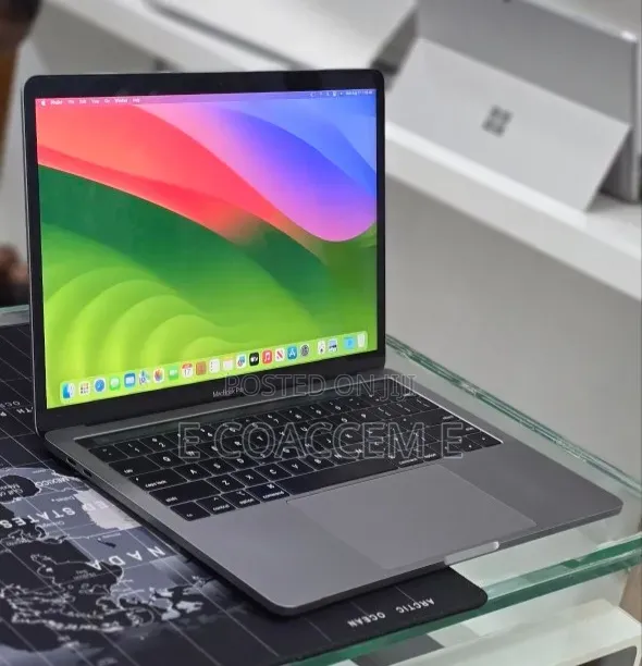 New Laptop Apple MacBook 16GB SSD 512GB