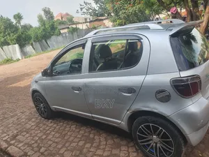 Toyota Yaris 2001 Silver