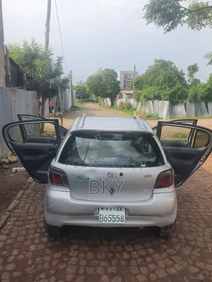 Toyota Yaris 2001 Silver