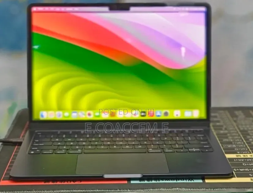 New Laptop Apple MacBook 8GB SSD 512GB
