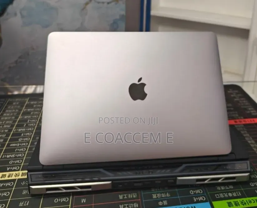 New Laptop Apple MacBook 8GB SSD 512GB